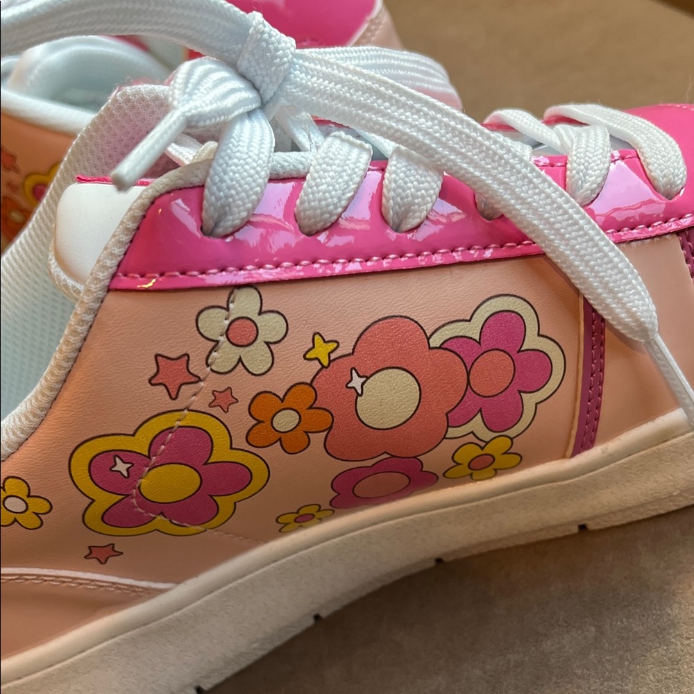 Barbie Gym Shoes Size 9 - Picture 3 of 12